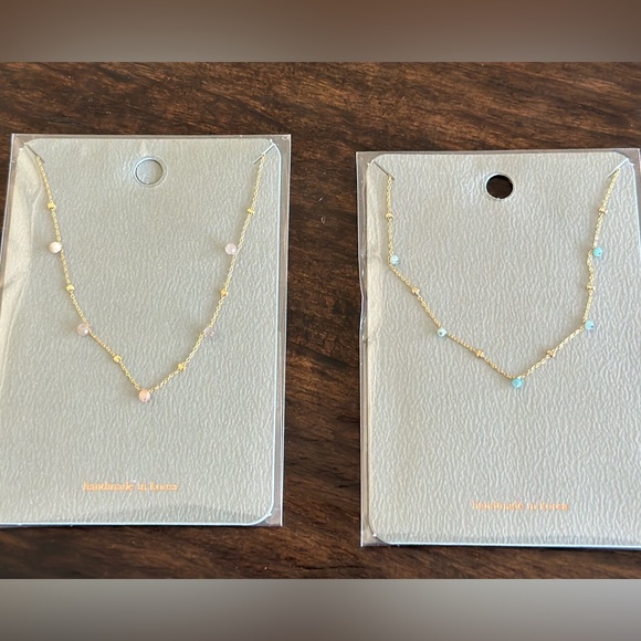 Dainty gold chain and bead necklace - Picture 3 of 4